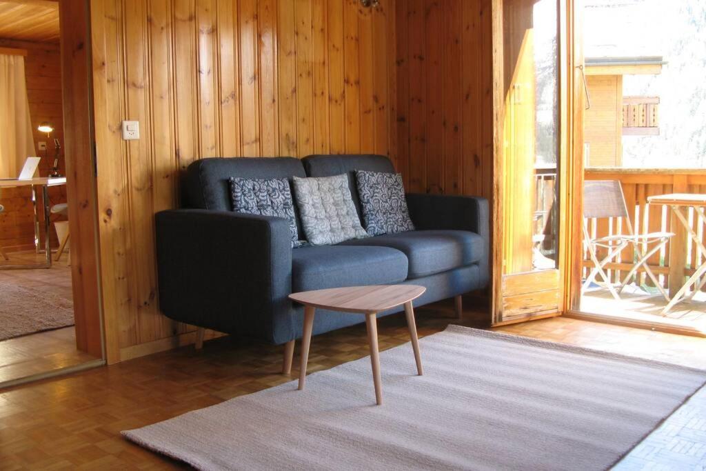 Alpia 26 - Zwei Zimmerwohnung In Traditionellem Walliser Haus Gasenried Exteriör bild